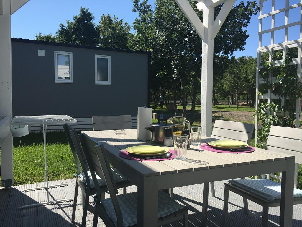 Micanovi Dvori Mobile Home Village Zrmanja Obrovac Zewnętrze zdjęcie